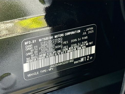 New 2025 Mitsubishi Outlander SE image 35