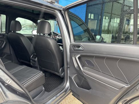 Used 2022 Volkswagen Tiguan SEL R-Line image 14