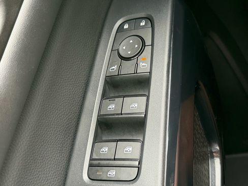 Certified 2024 Nissan Pathfinder SV FWD image 34