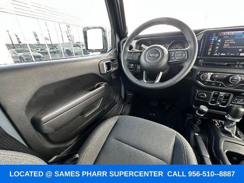 Used 2025 Jeep Gladiator Sport AWD/4WD image 14