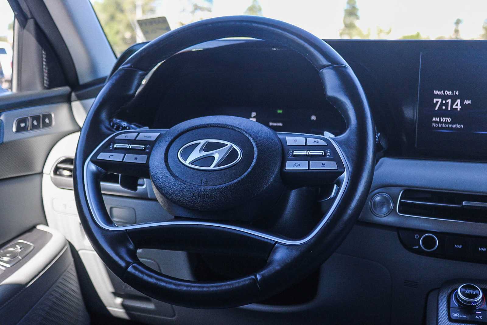 Used 2024 Hyundai Palisade SEL FWD image 13