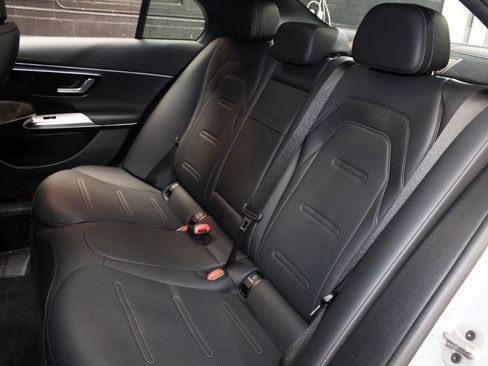 Used 2025 Mercedes-Benz E 53 AMG e 4MATIC Sedan image 43