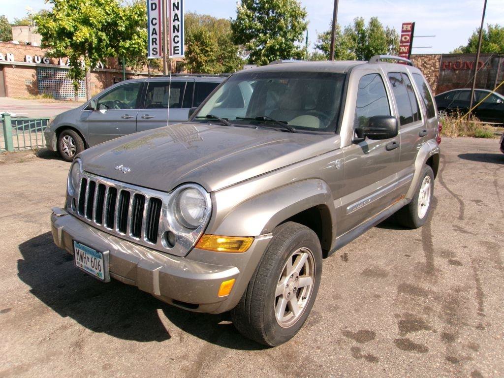 Used 2007 Jeep Liberty Limited AWD/4WD image 2