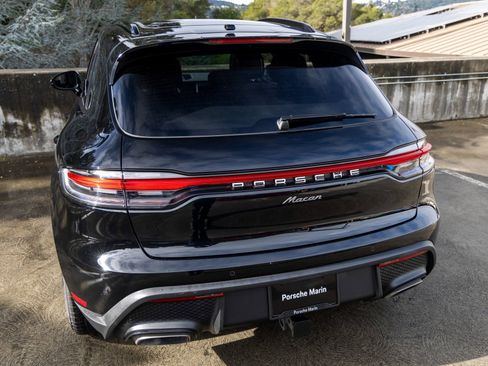 Certified 2025 Porsche Macan AWD/4WD image 20