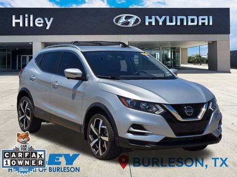 Used 2022 Nissan Rogue Sport SL AWD/4WD image 2