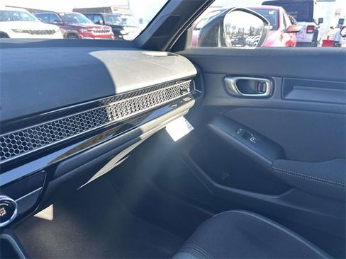 Used 2023 Honda Civic Sport image 36