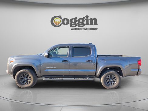 Used 2022 Toyota Tacoma image 3