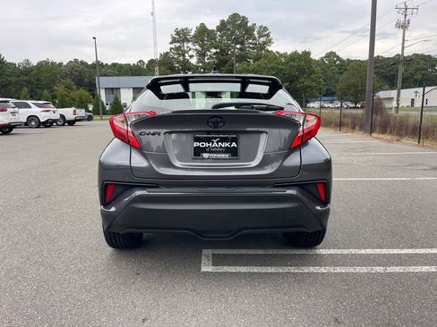 Used 2022 Toyota C-HR XLE image 6