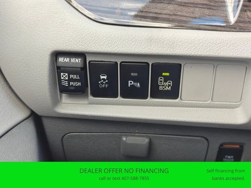 Used 2016 Toyota Sienna XLE w/ XLE Navigation Package image 23