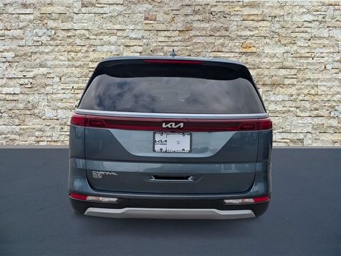 Certified 2023 Kia Carnival EX FWD image 6