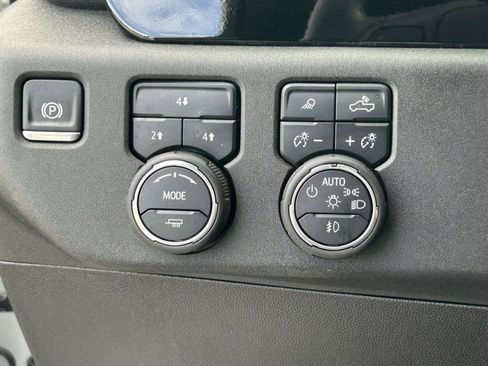 Used 2025 Chevrolet Silverado 2500 LT w/ Safety Package AWD/4WD image 19
