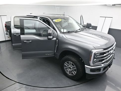 Used 2024 Ford F250 Lariat AWD/4WD image 32