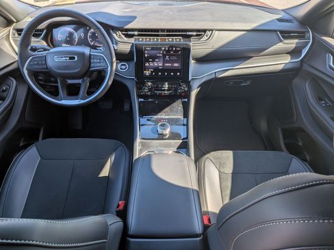 New 2025 Jeep Grand Cherokee Altitude image 26