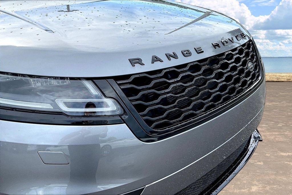 Used 2020 Land Rover Range Rover Velar R-Dynamic S AWD/4WD image 32