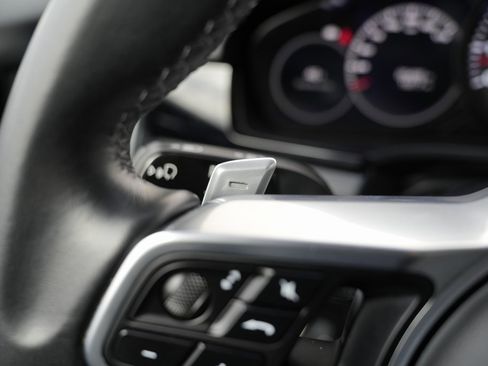 Used 2020 Porsche Cayenne image 47