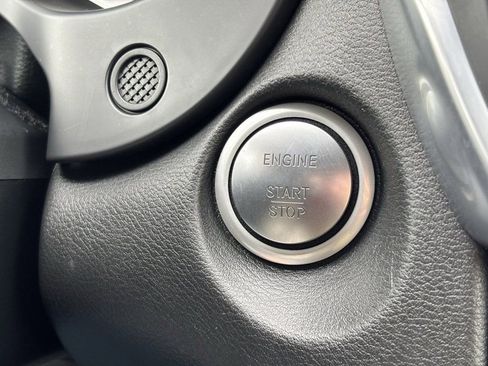 Used 2018 INFINITI QX30 Premium w/ Technology Package image 6