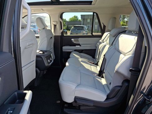 Certified 2025 Ford Expedition Max Platinum AWD/4WD image 10