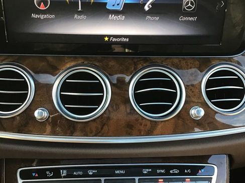 Used 2019 Mercedes-Benz E 300 4MATIC w/ Premium 1 Package image 12