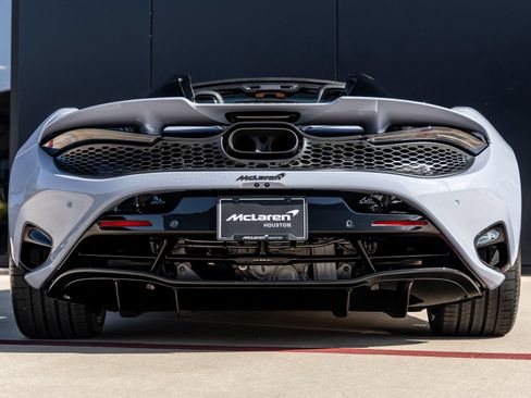 Used 2026 McLaren 750S Spider RWD image 9