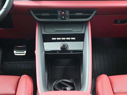 Certified 2025 Porsche Macan Turbo Electric image 10