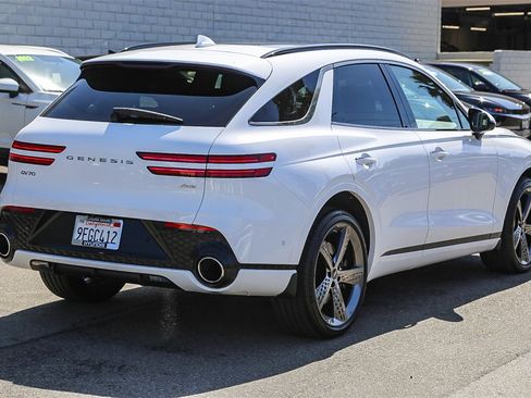 Used 2023 Genesis GV70 2.5T w/ Sport Prestige Package image 8