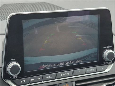 Used 2025 Nissan Altima 2.5 SV FWD image 13