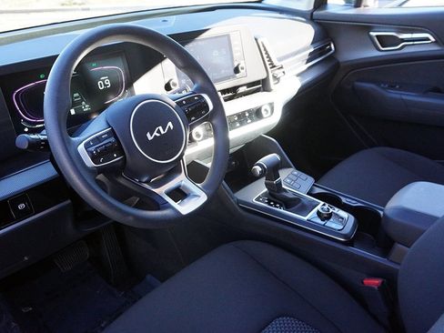 Used 2025 Kia Sportage LX image 26