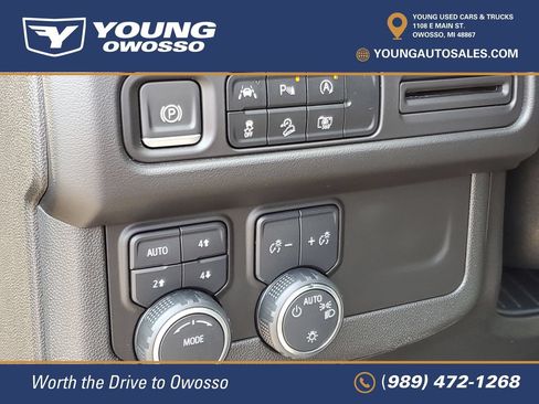 Used 2023 Chevrolet Tahoe Z71 w/ Luxury Package AWD/4WD image 12
