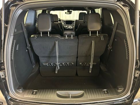 New 2026 Chrysler Pacifica Select image 28