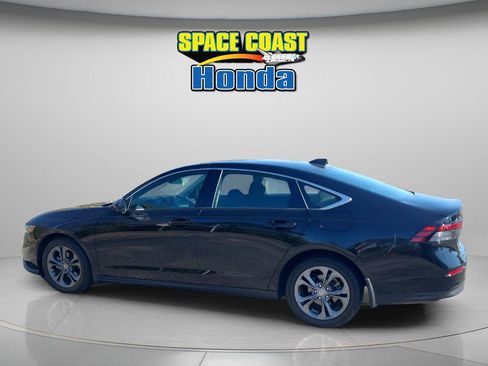 Used 2023 Honda Accord EX image 10
