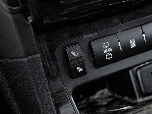 Used 2017 Buick Enclave Leather image 35