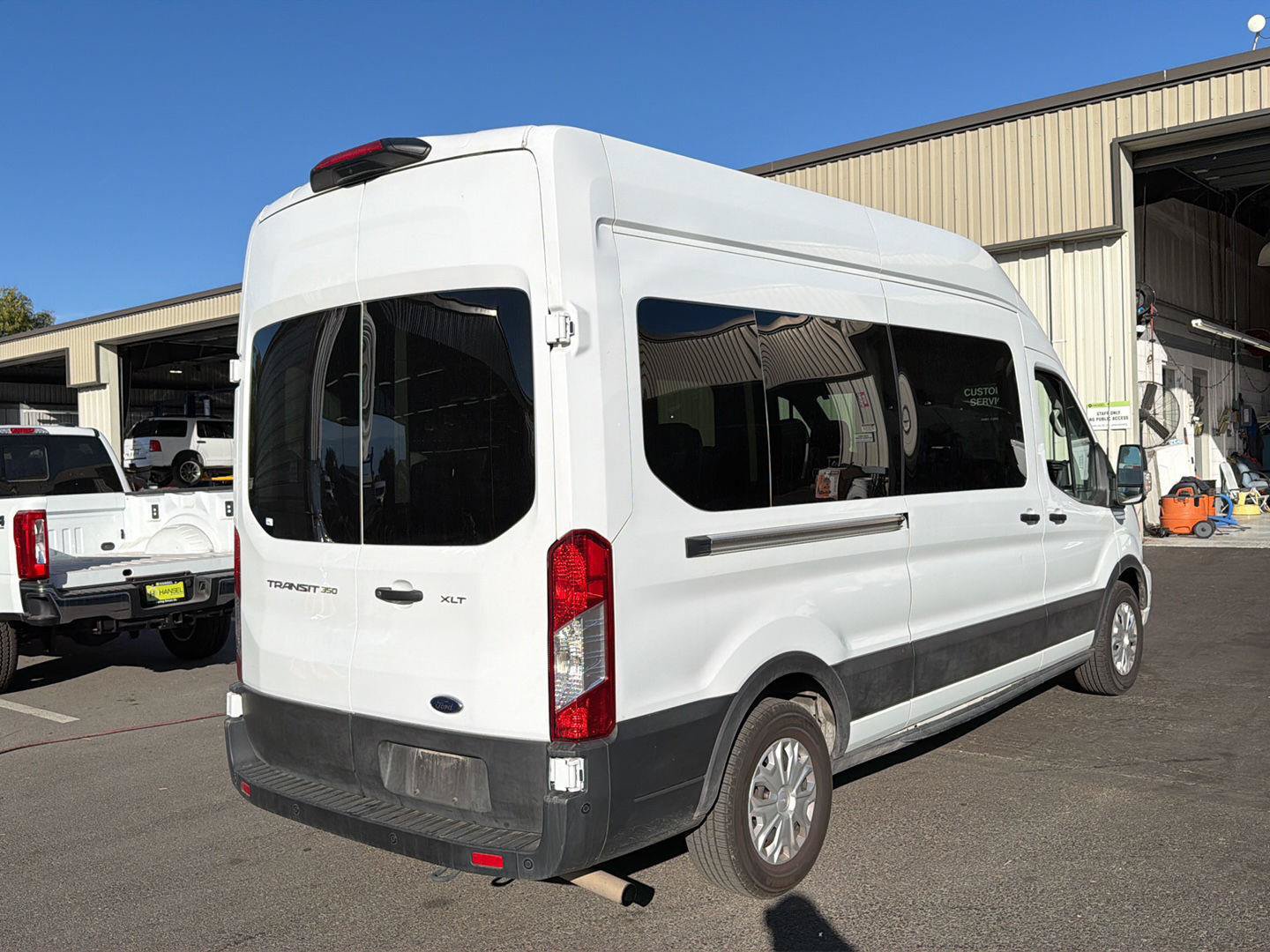 Used 2025 Ford Transit 350 XLT RWD image 3
