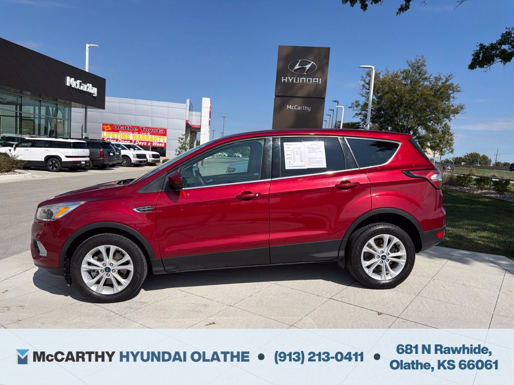 Used 2017 Ford Escape SE w/ SE Cold Weather Package AWD/4WD image 12