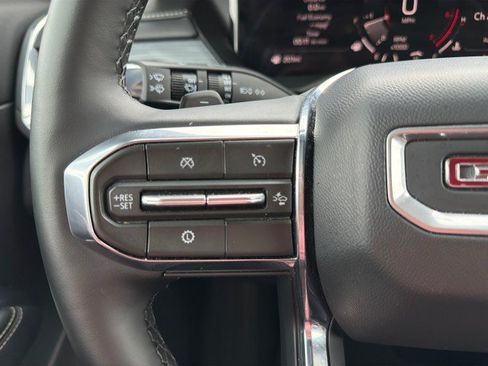 Used 2026 GMC Acadia Elevation w/ Elevation Premium Package FWD image 29