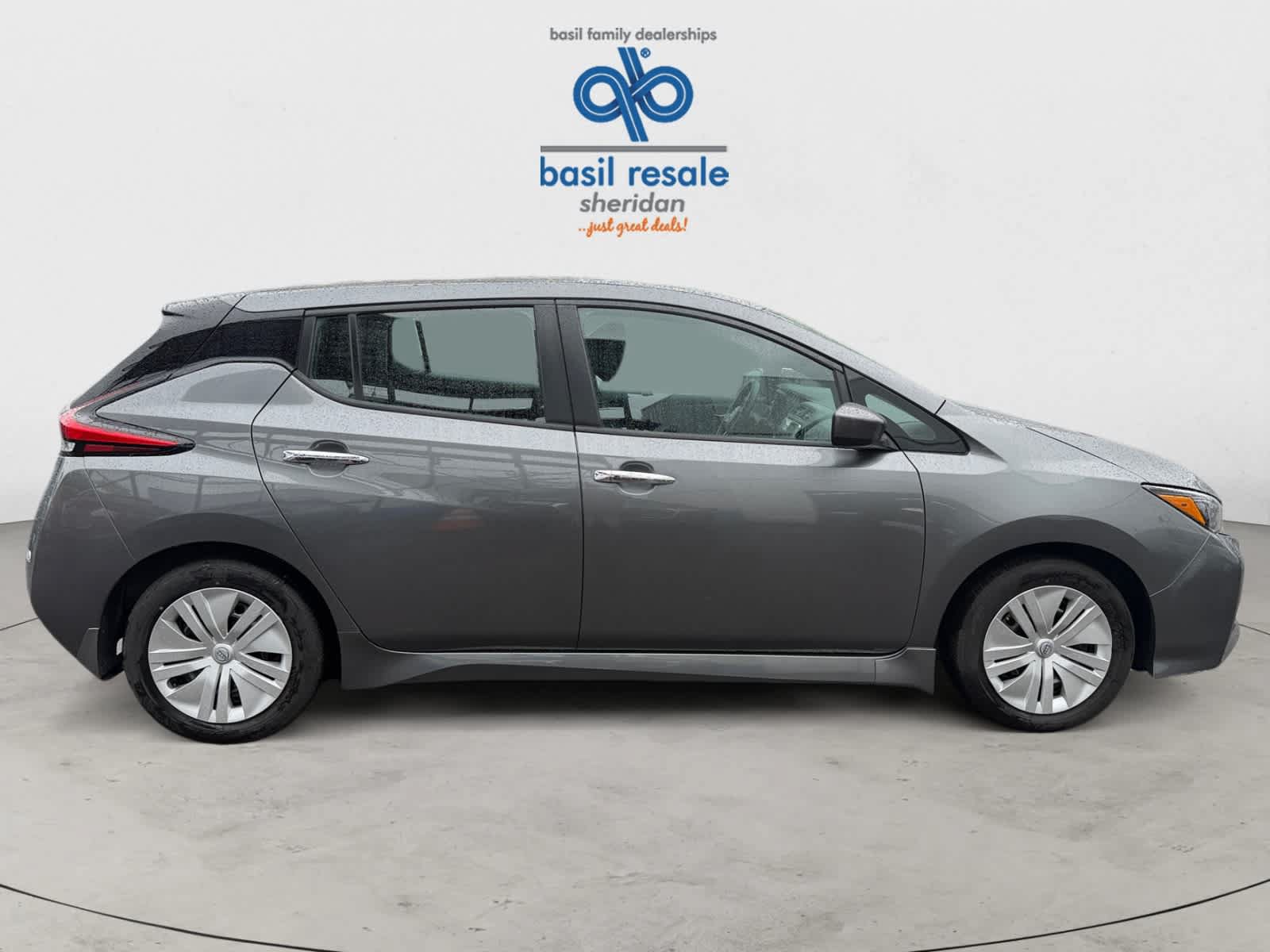 Used 2025 Nissan Leaf S FWD image 8