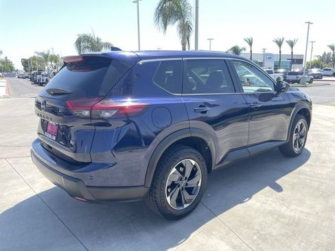 Used 2025 Nissan Rogue SV FWD image 8