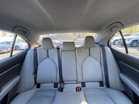 Used 2024 Toyota Camry SE image 28