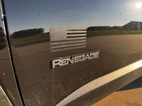 Used 2021 Jeep Renegade Sport image 10
