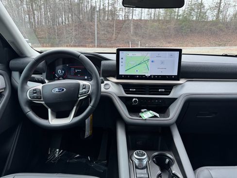 New 2026 Ford Explorer Active w/ Active Comfort Package image 17