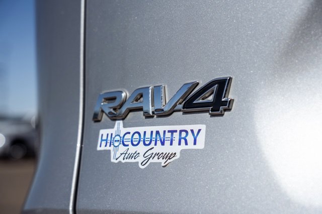 Used 2025 Toyota RAV4 XLE AWD/4WD image 10