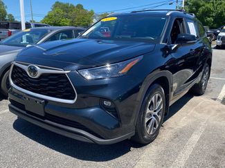 Used 2023 Toyota Highlander XLE AWD/4WD video 2