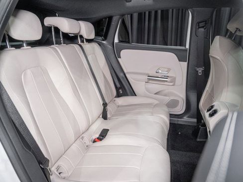 New 2025 Mercedes-Benz GLA 250 4MATIC image 12