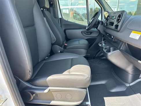 New 2025 Mercedes-Benz Sprinter 2500 image 18