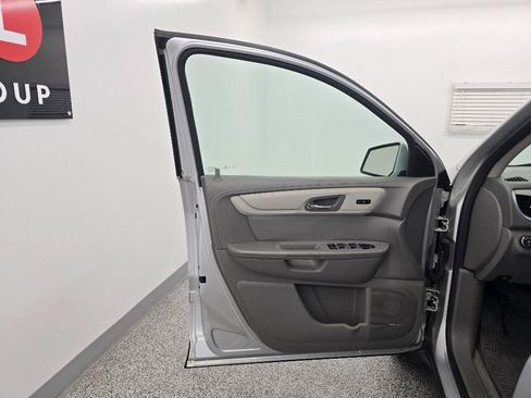 Used 2017 Chevrolet Traverse LT FWD image 28
