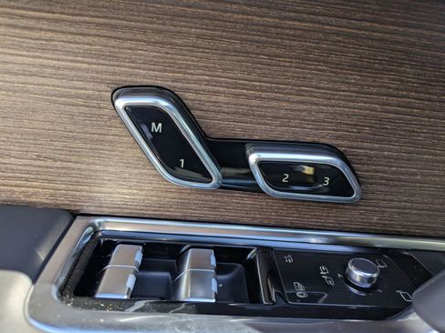 New 2026 Land Rover Range Rover Long Wheelbase SE image 14