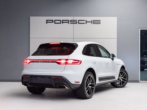Certified 2026 Porsche Macan AWD/4WD image 7