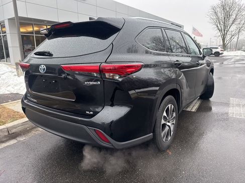 Used 2021 Toyota Highlander XLE image 7