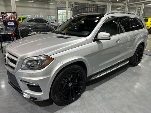 Used 2016 Mercedes-Benz GL 550 4MATIC image 1
