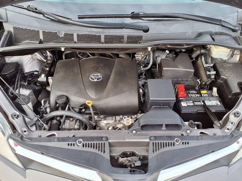 Used 2020 Toyota Sienna LE image 33