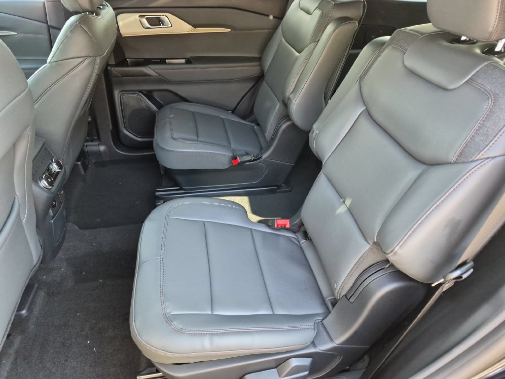 New 2027 Ford Explorer Active w/ Active Comfort Package AWD/4WD image 18